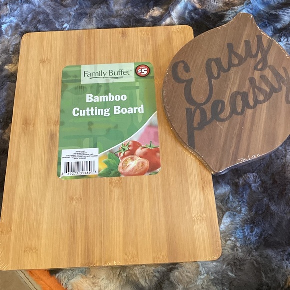 🌟NEW🌟 Set of 2 - 1 Bamboo & 1 Wood Lemon Shape Cutting Board “ Easy Peezy” NWT - Picture 2 of 9